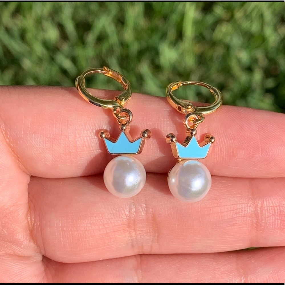 Crown Pearl Earring